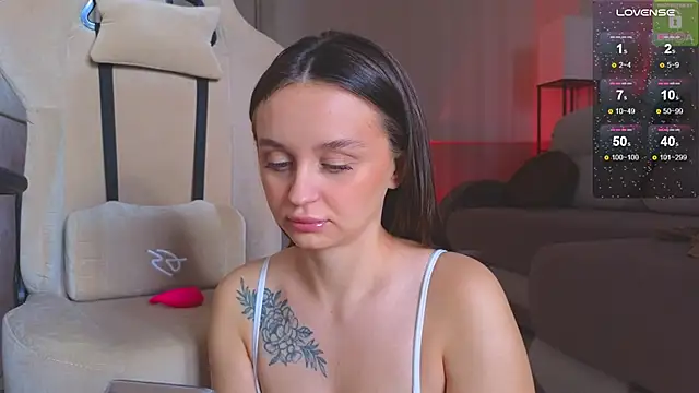 Katy perry  online show from 11/28/25, 05:43