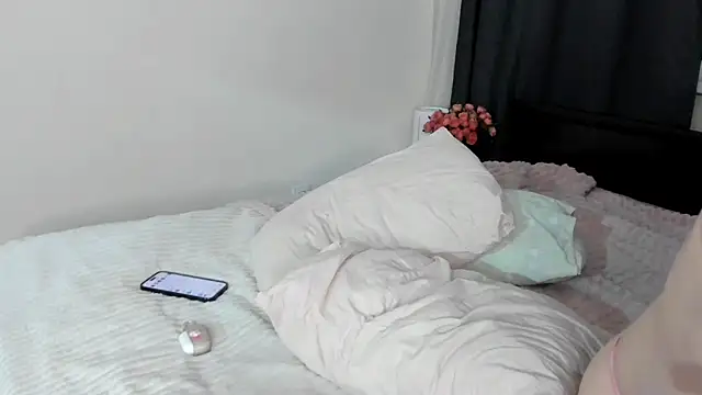 elliemintlover online show from 12/17/24, 05:58