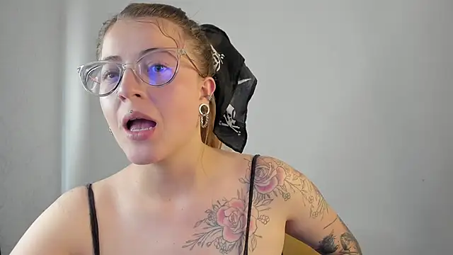 tekila   online show from 02/04/25, 09:10