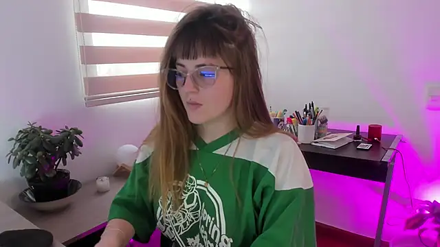 tekila   online show from 04/15/26, 10:21