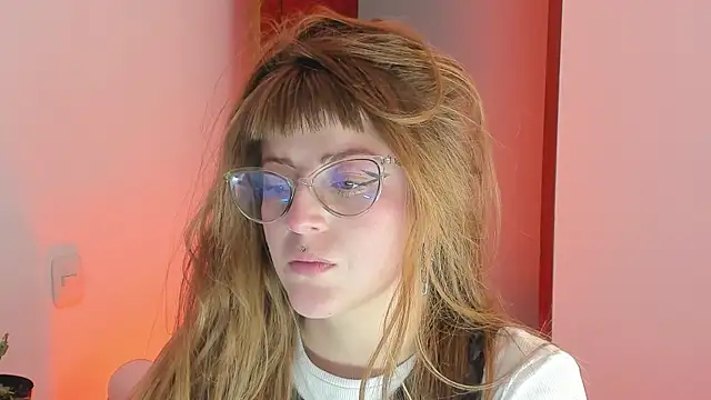 Snapshot of tekila__ chatting on 06/20/26, 12:14 tekila online show from 06/20/26, 12:14