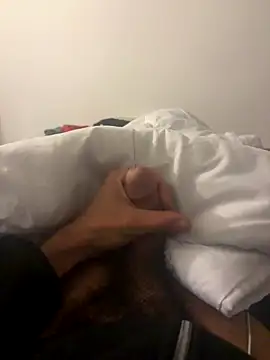 Snapshot of orient_zob chatting on 10/19/25, 04:35 orient zob online show from 10/19/25, 04:35