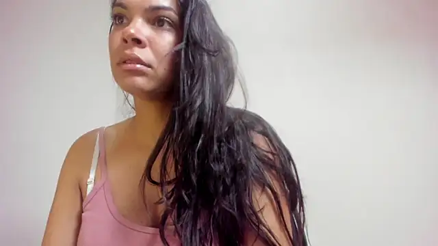 Snapshot of Sweetdreamses_ chatting on 02/25/25, 01:28 Sweetdreamses  online show from 02/25/25, 01:28