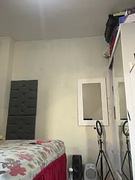 Indiazinhax online show from 02/06/26, 08:45