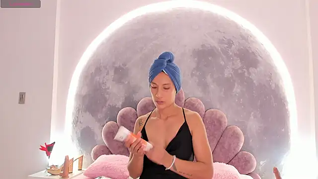 Valeria Fitness online show from 03/19/26, 07:51