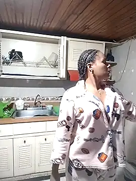 Camille rose  online show from 03/04/25, 02:06