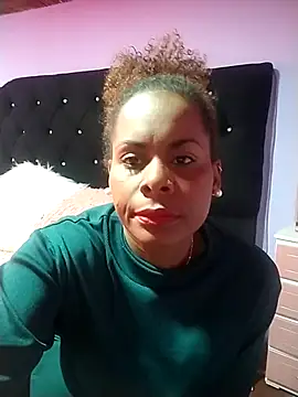 Camille rose  online show from 10/08/25, 04:59