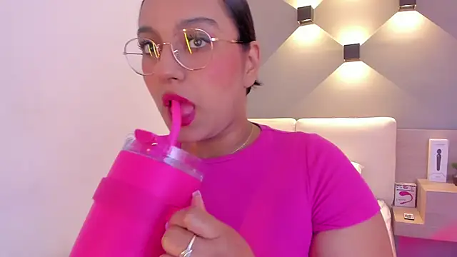 ellamontoya online show from 01/30/25, 04:37