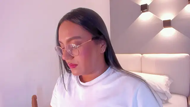 ellamontoya online show from 09/23/25, 07:55