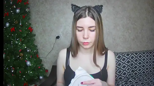 ElllaNuar online show from 01/20/25, 04:43