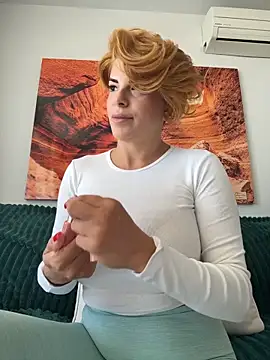 Selvaggia official83 online show from 02/09/26, 12:31