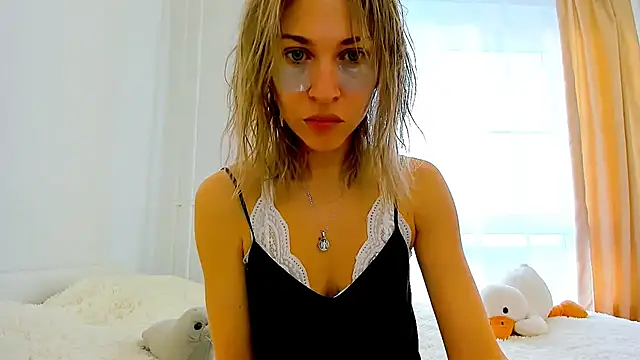 Mona Cruz online show from 02/19/25, 06:00