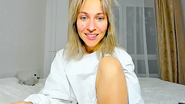 Mona Cruz online show from 02/22/25, 08:09