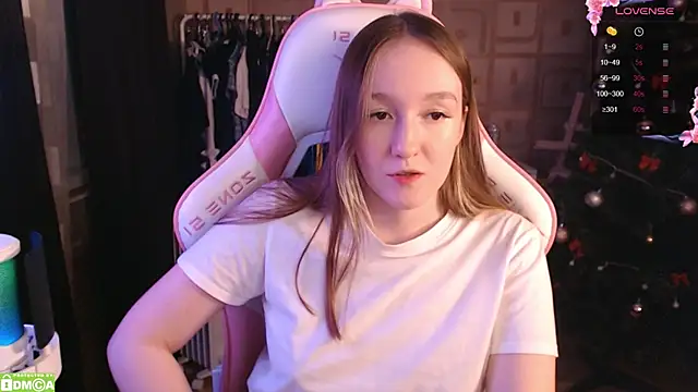 MoonlishSiren online show from 01/26/25, 09:51