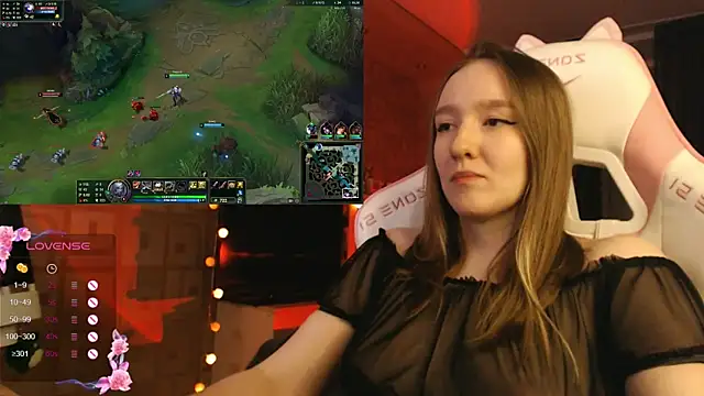 MoonlishSiren online show from 10/24/25, 08:16