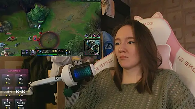 MoonlishSiren online show from 04/24/26, 09:23