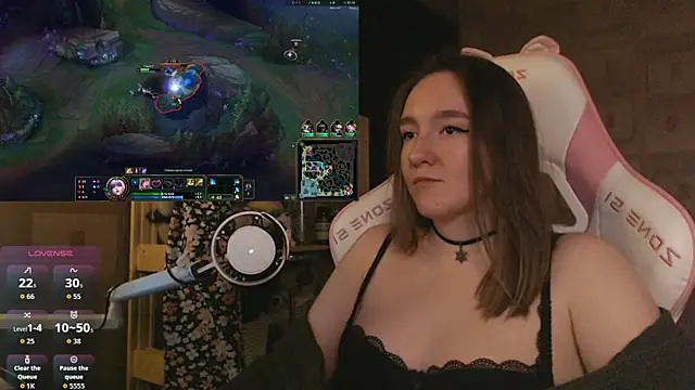 Snapshot of MoonlishSiren chatting on 05/22/26, 08:14 MoonlishSiren online show from 05/22/26, 08:14