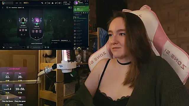Snapshot of MoonlishSiren chatting on 06/18/26, 08:24 MoonlishSiren online show from 06/18/26, 08:24