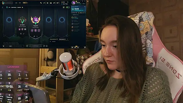 Snapshot of MoonlishSiren chatting on 07/12/26, 10:12 MoonlishSiren online show from 07/12/26, 10:12
