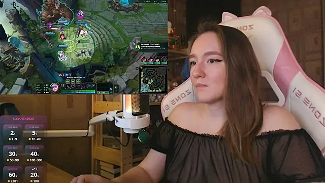 Snapshot of MoonlishSiren chatting on 07/22/26, 10:23 MoonlishSiren online show from 07/22/26, 10:23