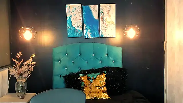 LiaCooper  online show from 12/05/24, 10:45