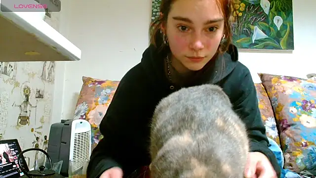 Sophie Bell online show from 02/19/25, 04:44