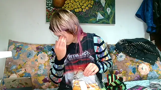 Sophie Bell online show from 10/13/25, 03:45