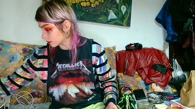 Sophie Bell online show from 10/17/25, 05:26