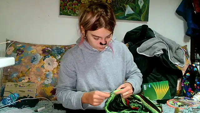 Sophie Bell online show from 10/23/25, 02:16