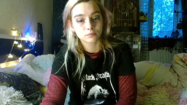 Sophie Bell online show from 04/29/26, 05:06