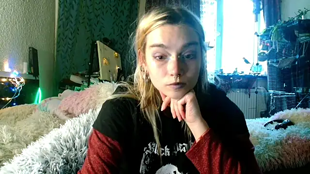 Snapshot of Sophie_Bell chatting on 05/01/26, 04:11 Sophie Bell online show from 05/01/26, 04:11