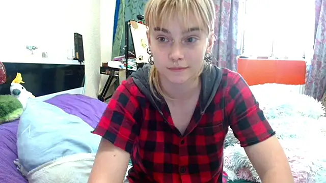 Snapshot of Sophie_Bell chatting on 05/28/26, 04:37 Sophie Bell online show from 05/28/26, 04:37