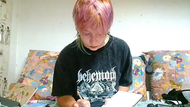 Snapshot of Sophie_Bell chatting on 06/13/26, 08:07 Sophie Bell online show from 06/13/26, 08:07
