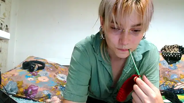 Snapshot of Sophie_Bell chatting on 06/25/26, 07:51 Sophie Bell online show from 06/25/26, 07:51