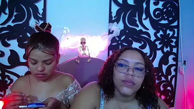 your little naughty1 online show from 10/29/25, 03:09