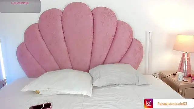 Snapshot of Nicole_Paradise chatting on 05/31/26, 01:07 Nicole Paradise online show from 05/31/26, 01:07
