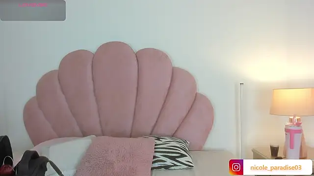 Nicole Paradise online show from 07/04/26, 02:01