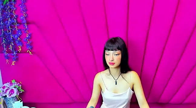 Aurora 18 online show from 12/06/24, 02:28