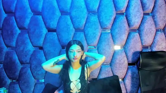 Aurora 18 online show from 10/14/25, 02:18