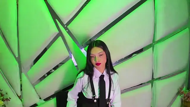 Aurora 18 online show from 11/28/25, 02:42