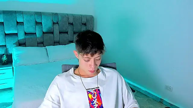 Snapshot of MarcusCollinss_ chatting on 12/12/24, 08:21 MarcusCollinss online show from 12/12/24, 08:21