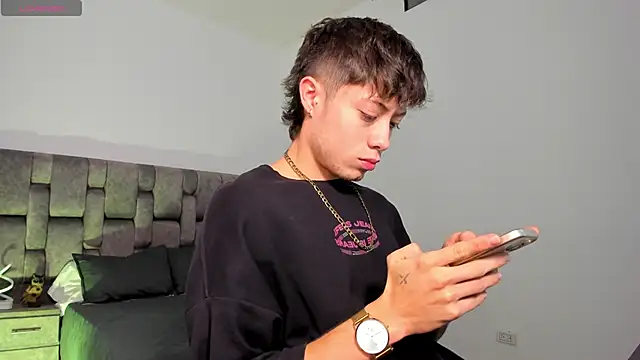 Snapshot of MarcusCollinss_ chatting on 12/21/24, 12:16 MarcusCollinss online show from 12/21/24, 12:16