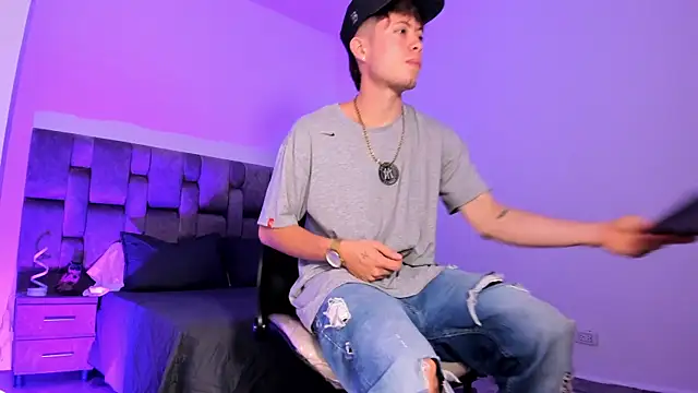 Snapshot of MarcusCollinss_ chatting on 12/27/24, 03:15 MarcusCollinss online show from 12/27/24, 03:15