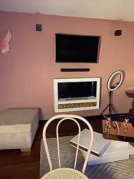 MiaWhitePink  online show from 12/12/24, 08:14