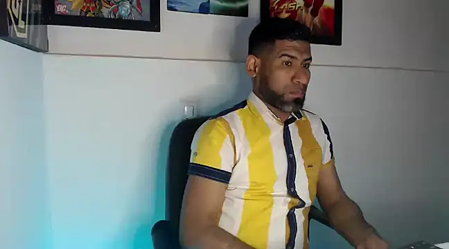 Snapshot of Enriblack92 chatting on 12/05/24, 06:55 Enriblack92 online show from 12/05/24, 06:55