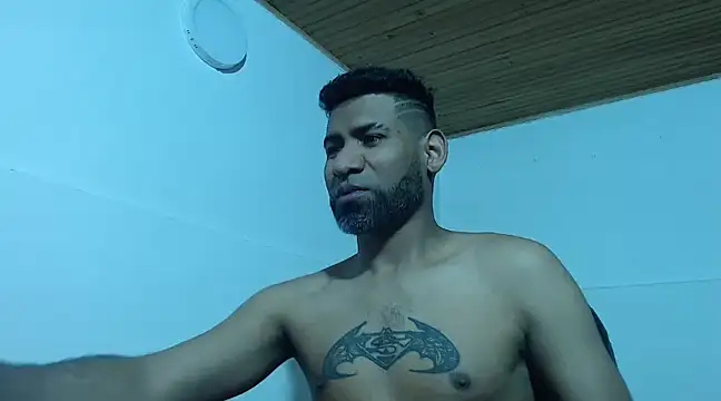 Snapshot of Enriblack92 chatting on 12/14/24, 10:28 Enriblack92 online show from 12/14/24, 10:28