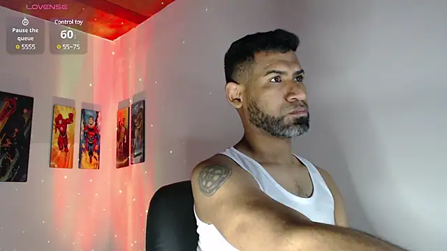 Snapshot of Enriblack92 chatting on 12/18/24, 03:33 Enriblack92 online show from 12/18/24, 03:33