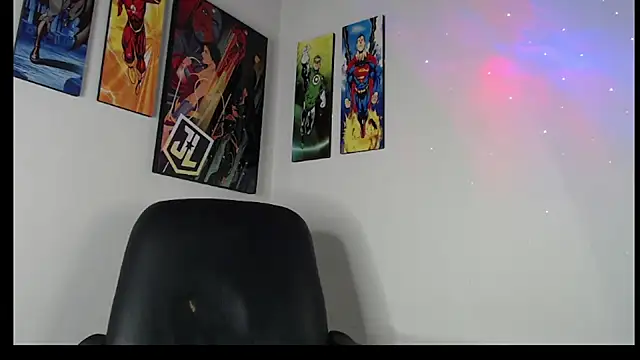 Snapshot of Enriblack92 chatting on 02/15/25, 04:25 Enriblack92 online show from 02/15/25, 04:25