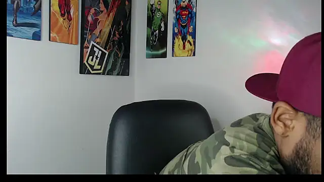 Snapshot of Enriblack92 chatting on 02/16/25, 03:15 Enriblack92 online show from 02/16/25, 03:15