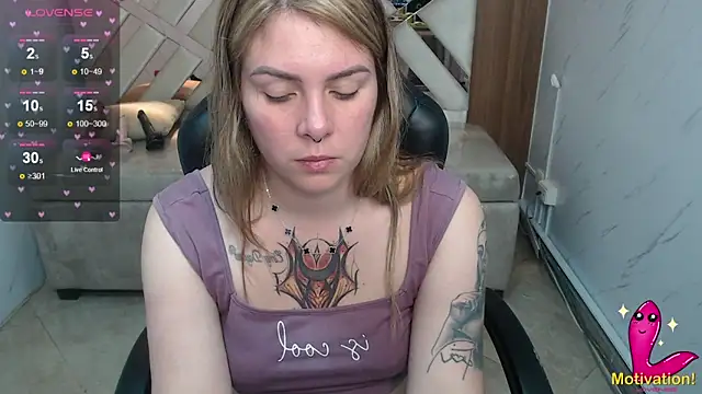 Snapshot of Paula_b_ chatting on 05/15/26, 12:45 Paula b online show from 05/15/26, 12:45